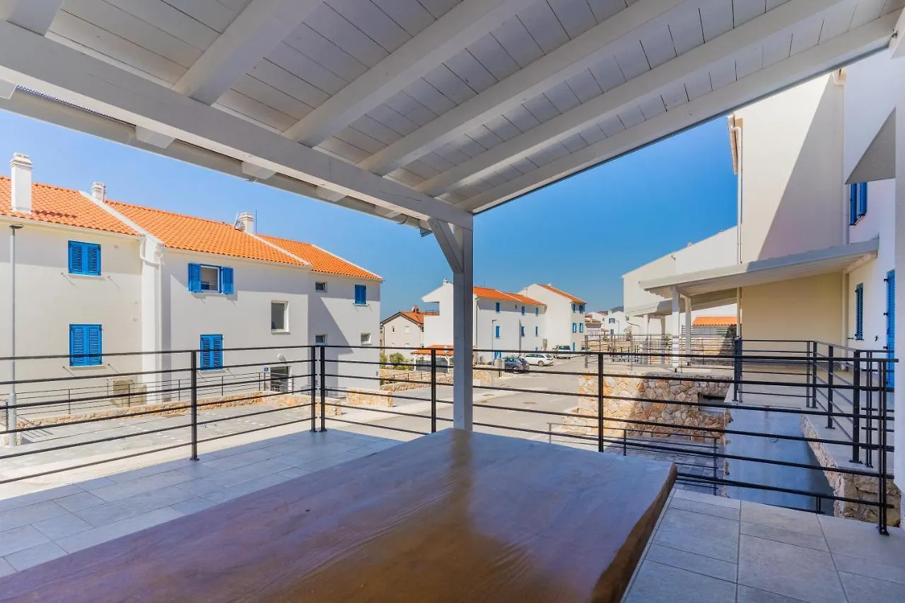 Island Paradise Cres 0*,  Hırvatistan