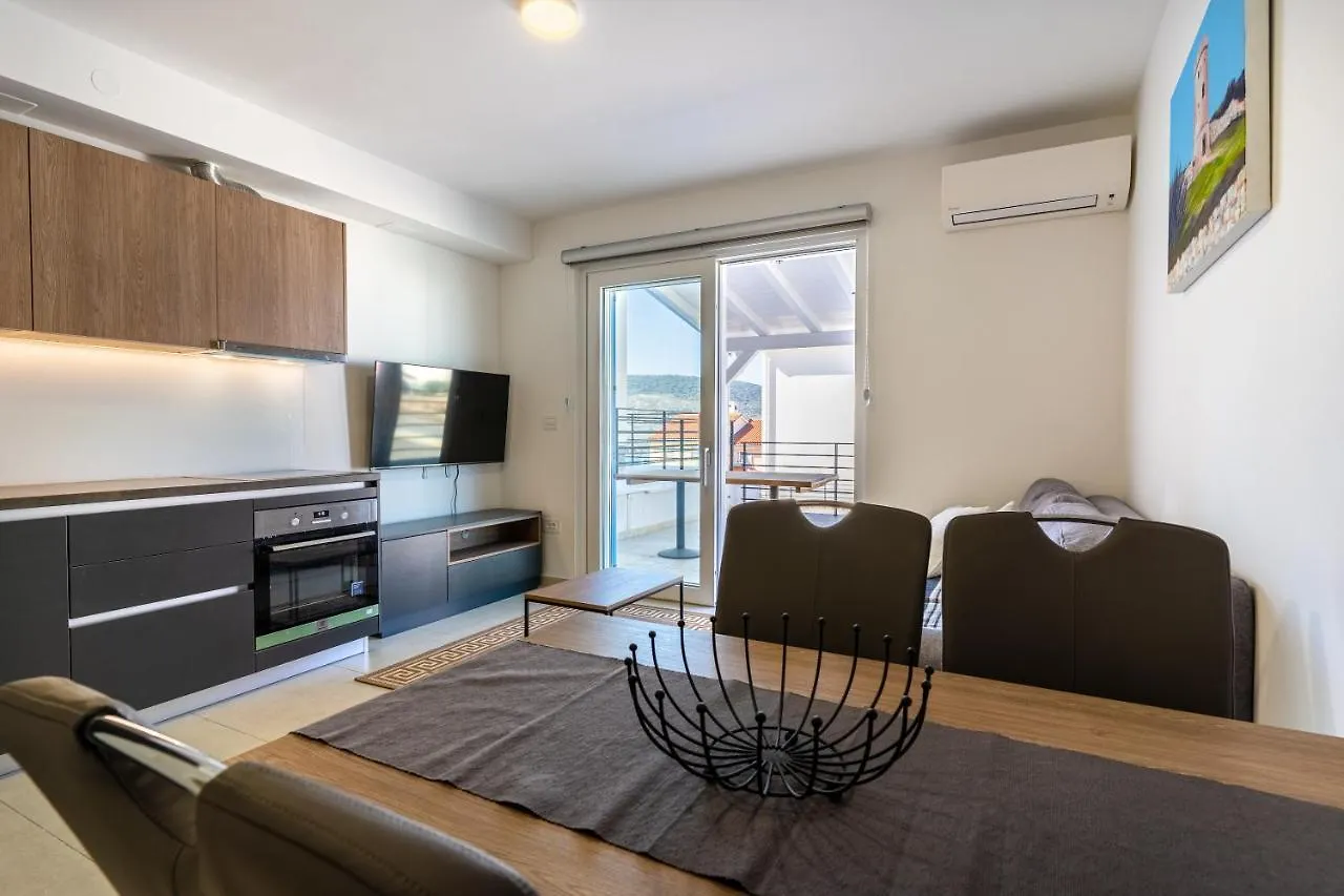 Island Paradise Cres